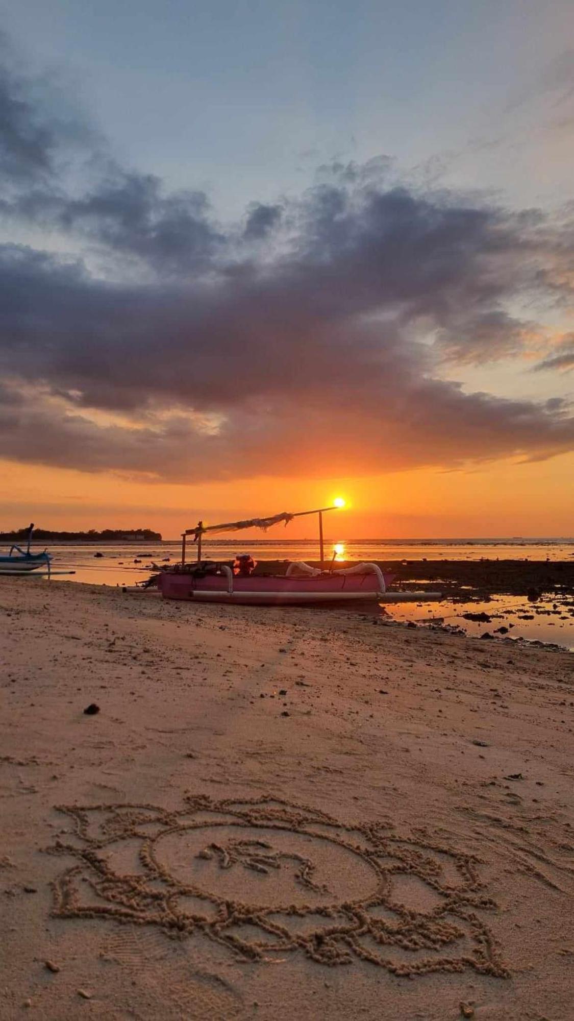 ギリ島 Uncle Hippie'S Dreamホステル エクステリア 写真